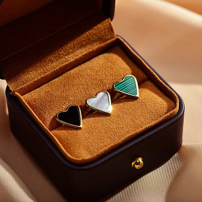 1 par de brincos elegantes em formato de coração com listras de aço inoxidável, incrustações de concha de malaquita banhadas a ouro