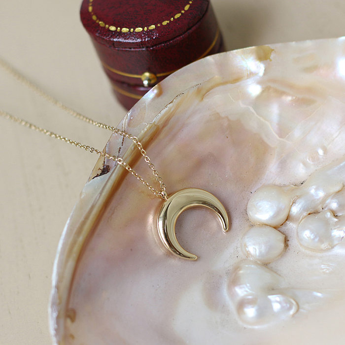 18K Inverted Crescent Horn Titanium Necklace Wholesale jewelry