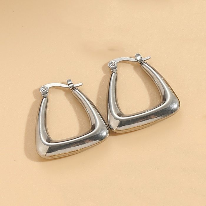 1 paire de boucles d'oreilles élégantes rétro Triangle carré ajouré en acier inoxydable