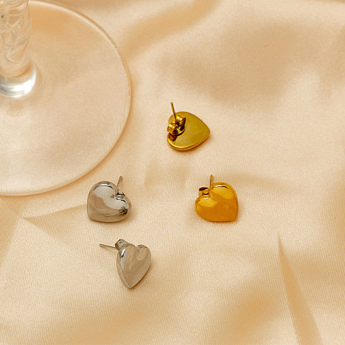 زوج واحد من أقراط أذن مطلية بالذهب عيار 1 قيراط، بتصميم بسيط على شكل قلب، من الفولاذ المقاوم للصدأ