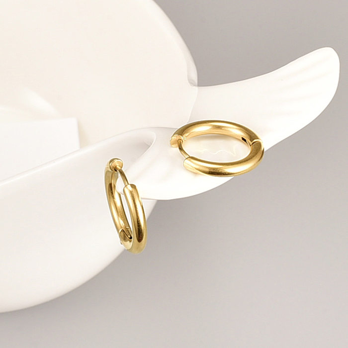 أزياء بسيطة صغيرة الفولاذ المقاوم للصدأ 18K طلاء الذهب أقراط الأذن كليب المرأة