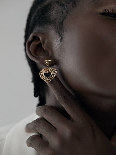 1 paire de boucles d'oreilles pendantes en forme de cœur, Style Simple, incrustation en acier inoxydable, obsidienne plaquée or 18 carats