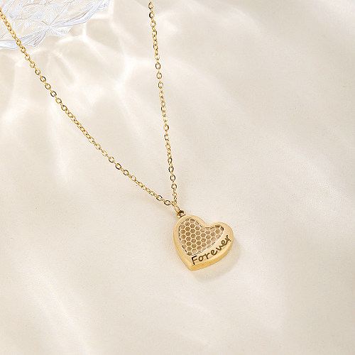 IG Style أسلوب بسيط حرف شكل قلب الفولاذ المقاوم للصدأ طلاء الفولاذ المقاوم للصدأ ثلاثي الأبعاد مطلية بالذهب عيار 18 قيراط قلادة مطلية بالذهب