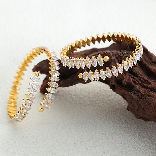 Bracelet élégant en zircon avec incrustation de placage en acier titane de couleur unie