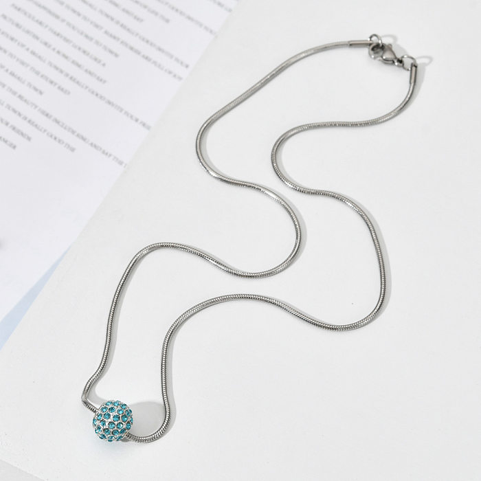 Runde Halskette im IG-Stil mit Intarsien und Strasssteinen aus Edelstahllegierung