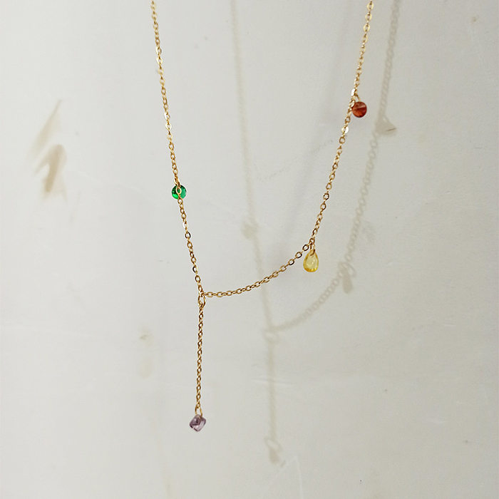 Schlichte Halskette mit runden Wassertropfen aus Edelstahl und 18 Karat vergoldetem Zirkon in loser Schüttung