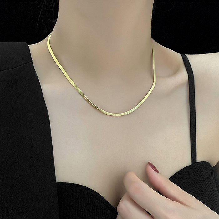 Collar chapado en oro de 18 quilates con revestimiento de acero inoxidable de color sólido de estilo simple informal