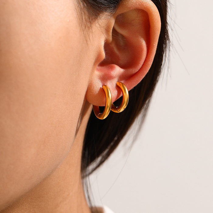 1 Paar schlichte, einfarbige Ohrringe mit Edelstahlbeschichtung