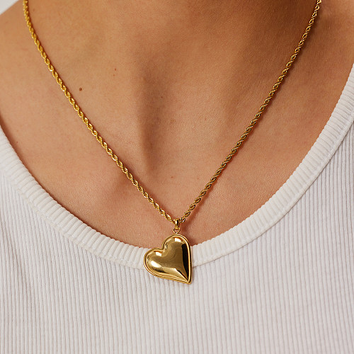 Estilo INS Estilo simple Forma de corazón Chapado en acero inoxidable Collar con colgante chapado en oro de 18 quilates Collar largo