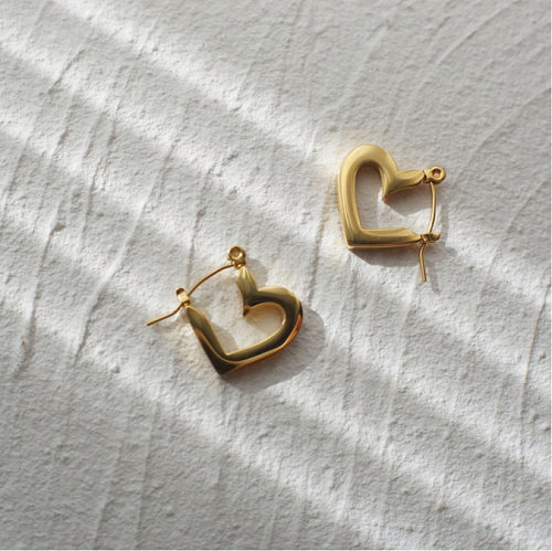 Vintage New Heart Shaped Glossy Golden Stainless Steel Earrings Wholesale