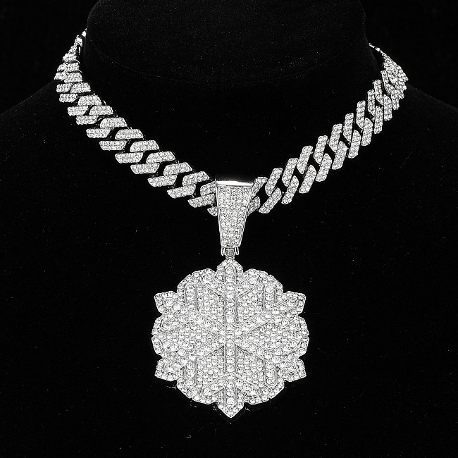 Collier de pierres précieuses artificielles incrustées d'alliage d'acier inoxydable de fleur de style classique