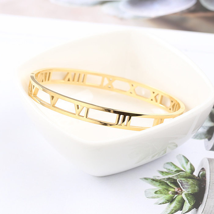 Wholesale 1 Piece Simple Style Letter Solid Color Titanium Steel 18K Gold Plated Bangle