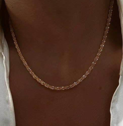 Schlichte Halskette mit einfarbigem Edelstahl-Inlay und 18-Karat-Vergoldung