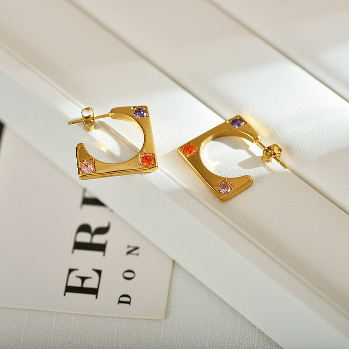 1 paire de clous d'oreilles plaqués or 18 carats, style streetwear simple, incrustation carrée en acier inoxydable et zircon