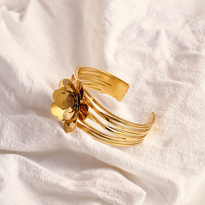 Modern Style Sweet Flower Stainless Steel Plating Gold Plated Bangle