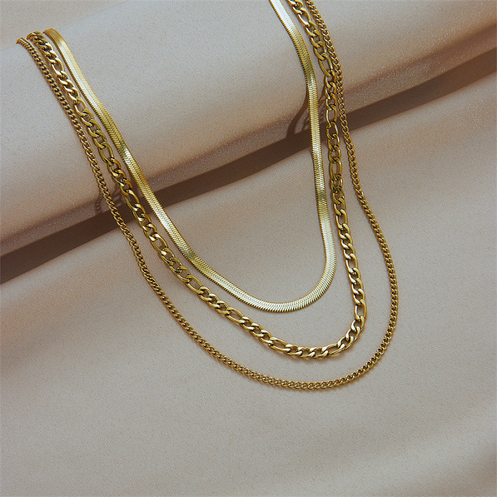 Geometrische Edelstahl-Halsketten im schlichten Stil. Vergoldete Edelstahl-Halsketten