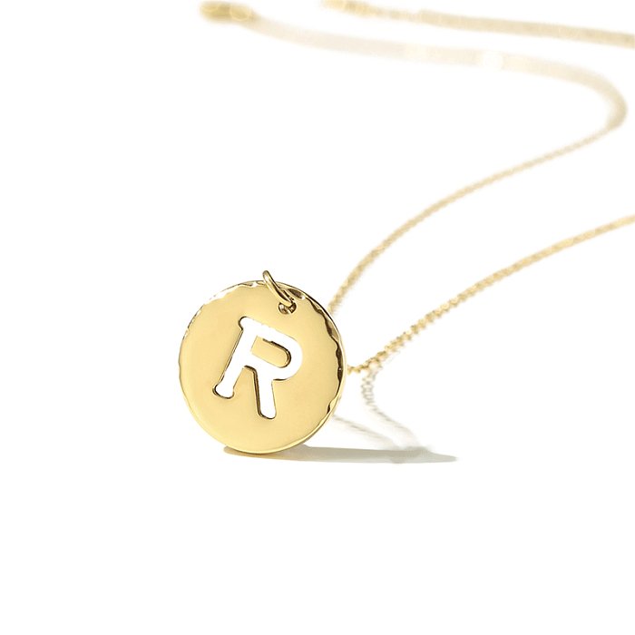 قلادة على شكل حرف بسيط من الفولاذ المقاوم للصدأ مطلية بالذهب عيار 14 قيراط