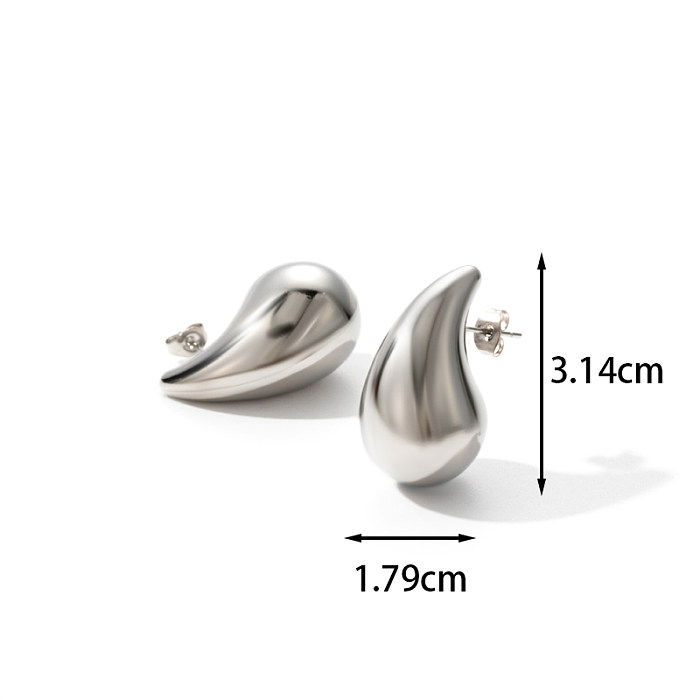 زوج واحد من أقراط الأذن المصنوعة من الفولاذ المقاوم للصدأ بتصميم بسيط وأنيق على شكل قطرات ماء