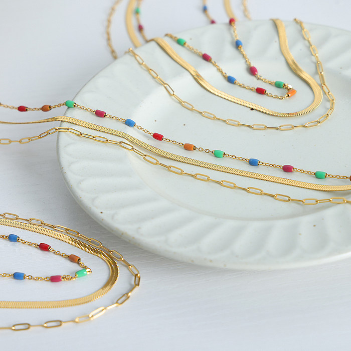 Lässige, hawaiianische, tropische, farbenfrohe, dreilagige Halskette aus Edelstahl mit Emaille-Beschichtung und 18-Karat-Vergoldung