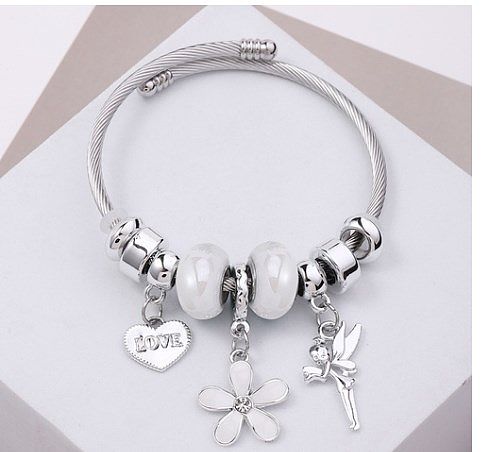 Brazalete elegante de acero inoxidable con forma de mariposa en forma de corazón a granel