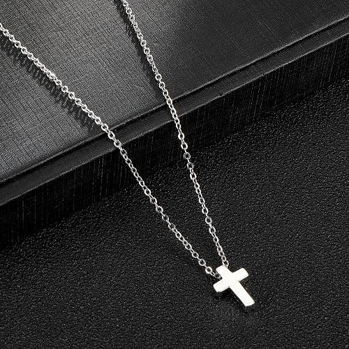 Collier pendentif croix basique en acier inoxydable