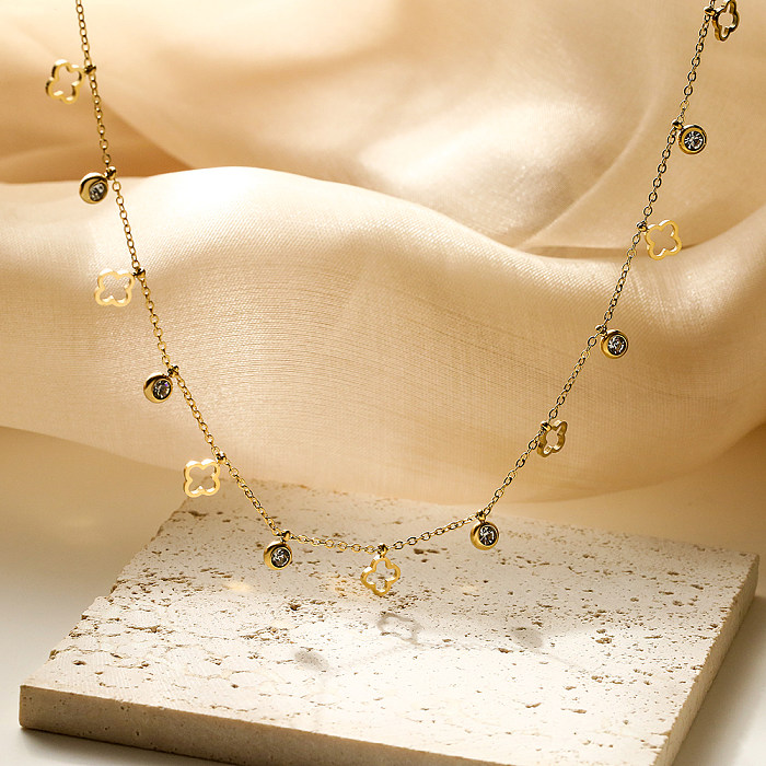 Collier pendentif plaqué or 18 carats avec incrustation de placage en acier inoxydable étoile de trajet de style simple