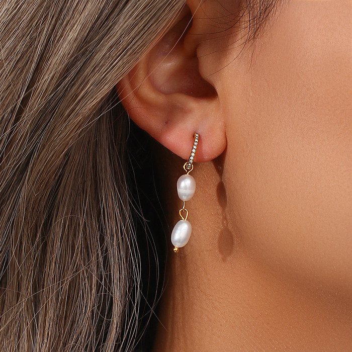 1 Paar elegante C-förmige Ohrhänger aus Edelstahl mit Süßwasserperlenbeschichtung und künstlichem Diamant, 18 Karat vergoldet