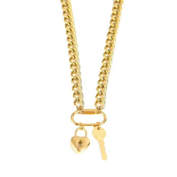 Collar de acero inoxidable de oro de 18 quilates galvanizado con colgante de corazón y llave central con cerradura a la moda