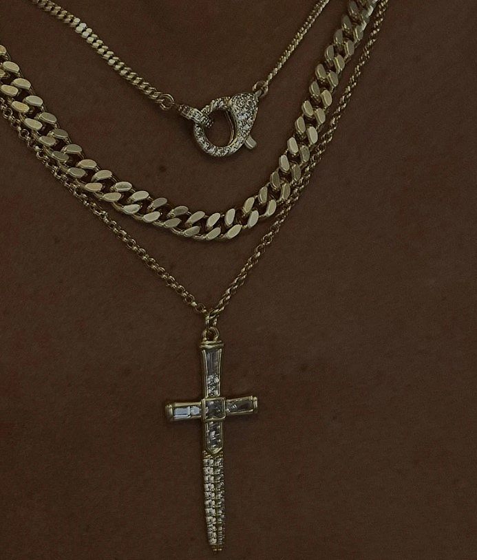 Großhandel moderne Kreuz-Anhänger-Halskette aus 18 Karat vergoldetem Edelstahl