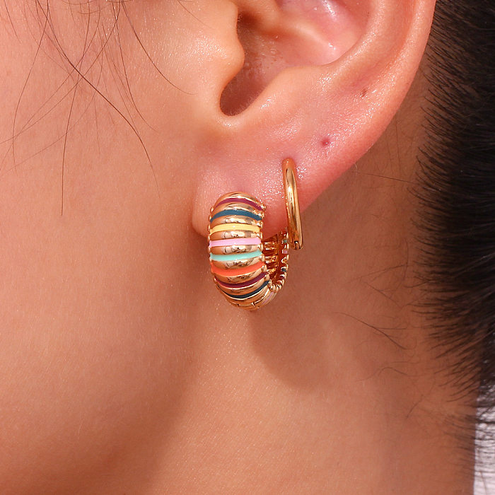 1 Paar klassische Ohrringe aus Edelstahl mit Farbblockierung und 18-Karat-Vergoldung