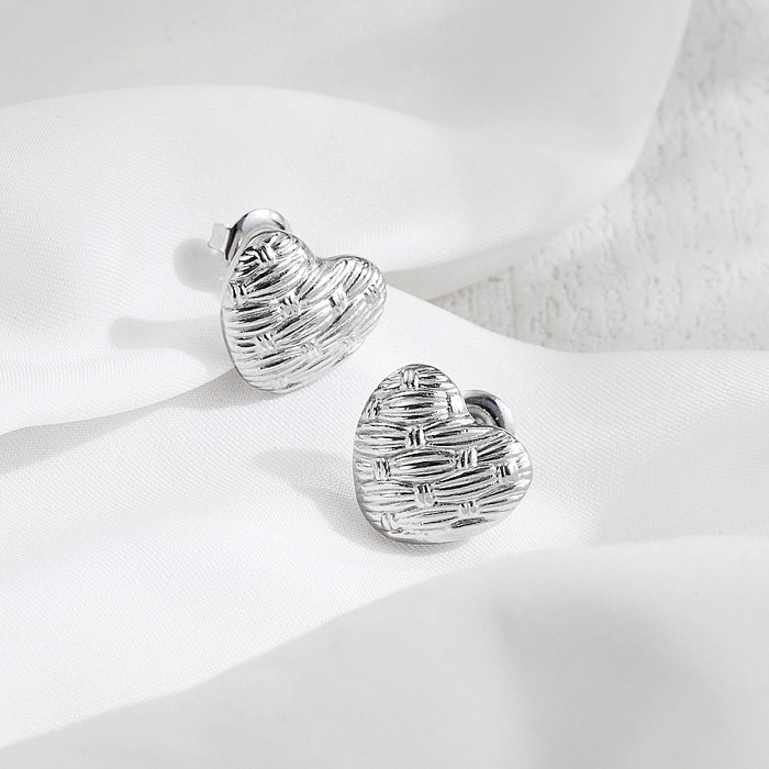 1 paire de clous d'oreilles décontractés en forme de cœur, placage de couleur unie, en acier inoxydable plaqué or 14 carats