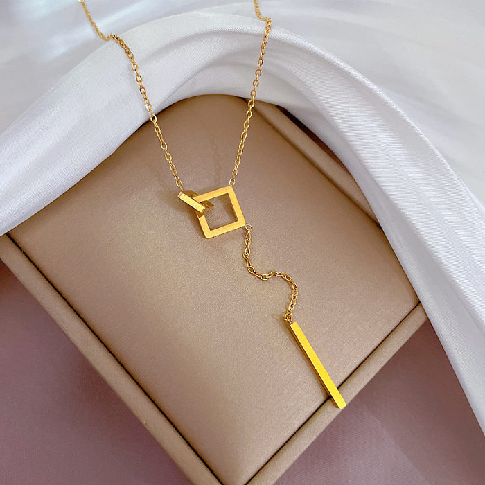 Elegante Commute-Halskette mit quadratischem Anhänger aus Edelstahl