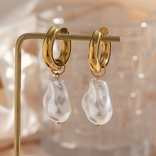 1 Paar Retro-Ohrringe mit unregelmäßigen Wassertropfen aus Edelstahl mit Nachahmung von Perlen und vergoldet