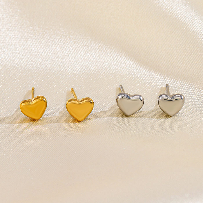 1 paire de clous d'oreilles en acier inoxydable plaqué or 18 carats, Style Simple et décontracté, en forme de cœur