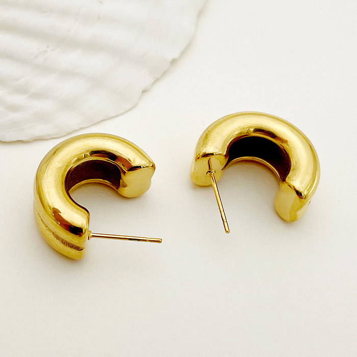 زوج واحد من أقراط الأذن ذات التصميم البسيط المطلية بالذهب على شكل حرف C من الفولاذ المقاوم للصدأ