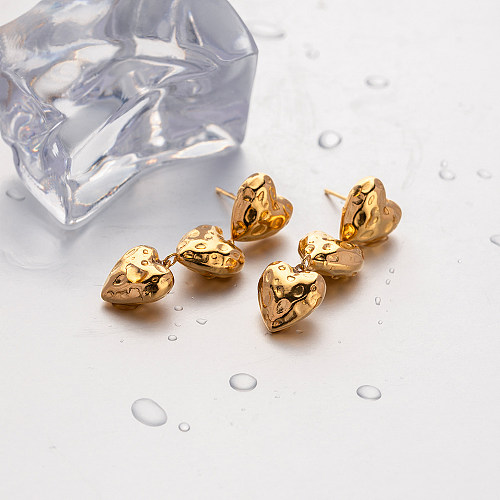 1 paire de boucles d'oreilles pendantes en acier inoxydable plissé en forme de cœur de style IG, plaqué or 18 carats