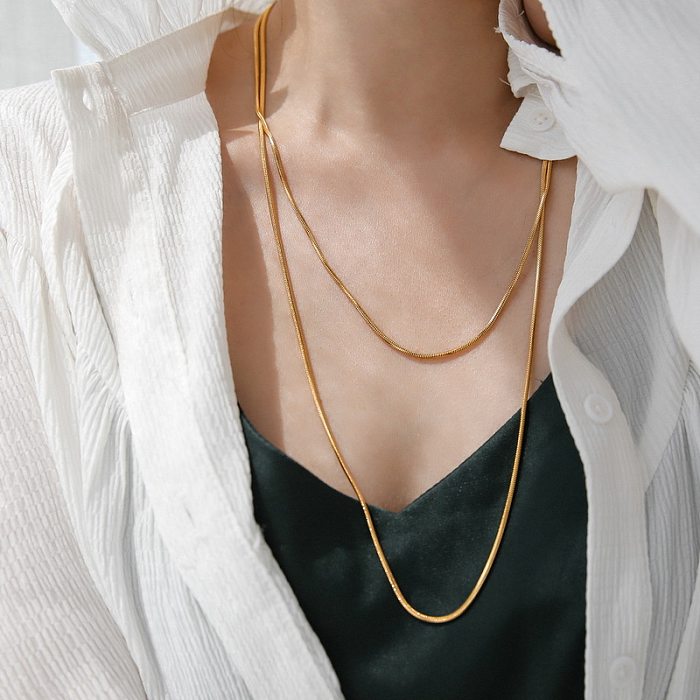 Collares acodados artísticos chapados en oro de 18K con revestimiento de acero inoxidable de color sólido de estilo simple