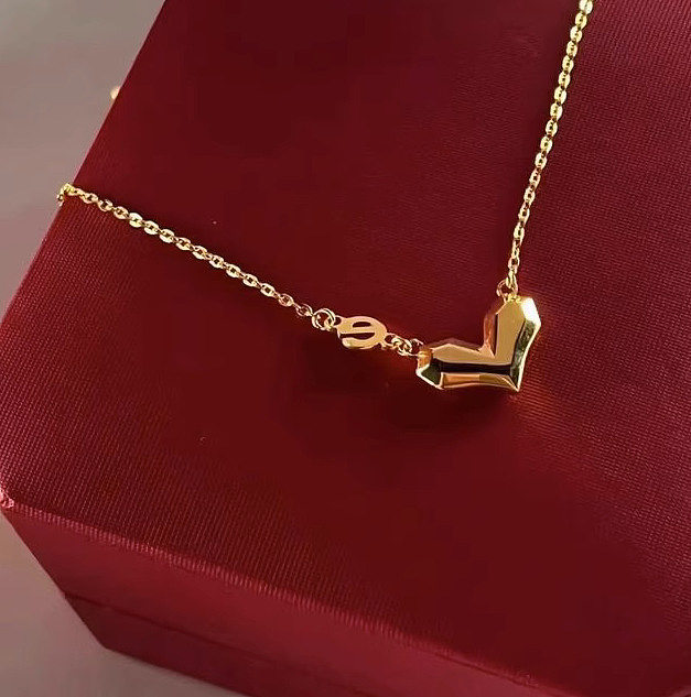 Elegante estilo simples carta coração forma chapeamento de aço inoxidável colar banhado a ouro 18K