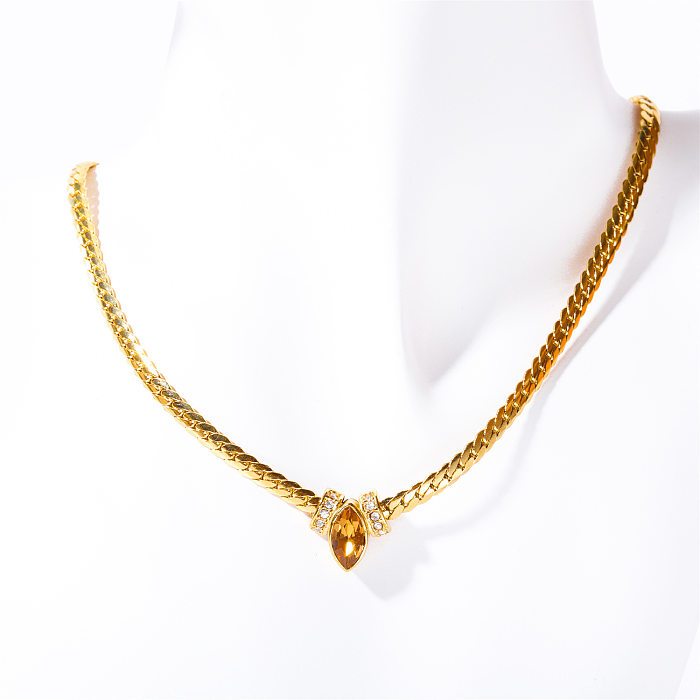 Lässige, schlichte Halskette mit geometrischem Edelstahlüberzug und Inlay-Zirkon-Anhänger, 18 Karat vergoldet