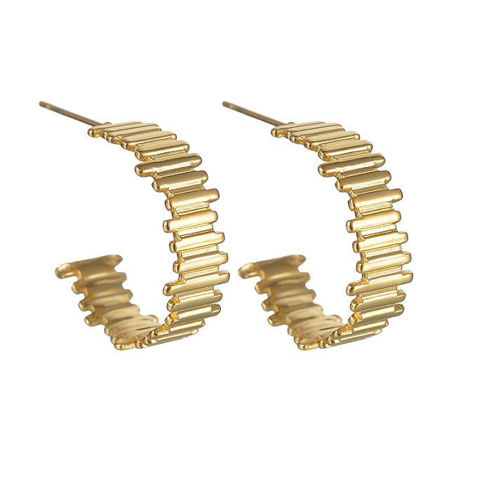 1 Paar schlichte Commute-Ohrringe in C-Form mit Streifenbeschichtung aus Edelstahl mit 18-Karat-Vergoldung