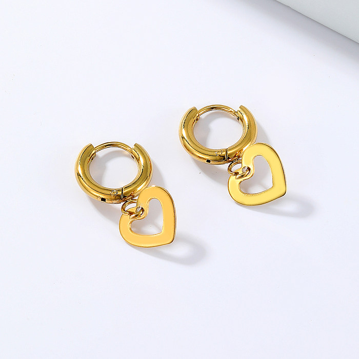 1 Paar modische baumelnde Ohrringe in Herzform mit Edelstahlbeschichtung, ausgehöhlt, 18 Karat vergoldet