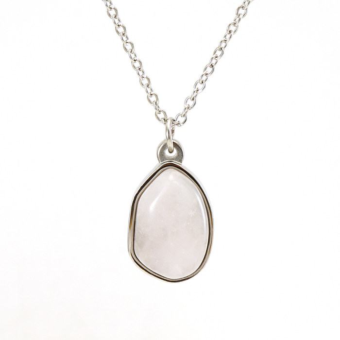 Collier pendentif ovale élégant en acier inoxydable avec incrustation de pierre naturelle plaquée or 18 carats