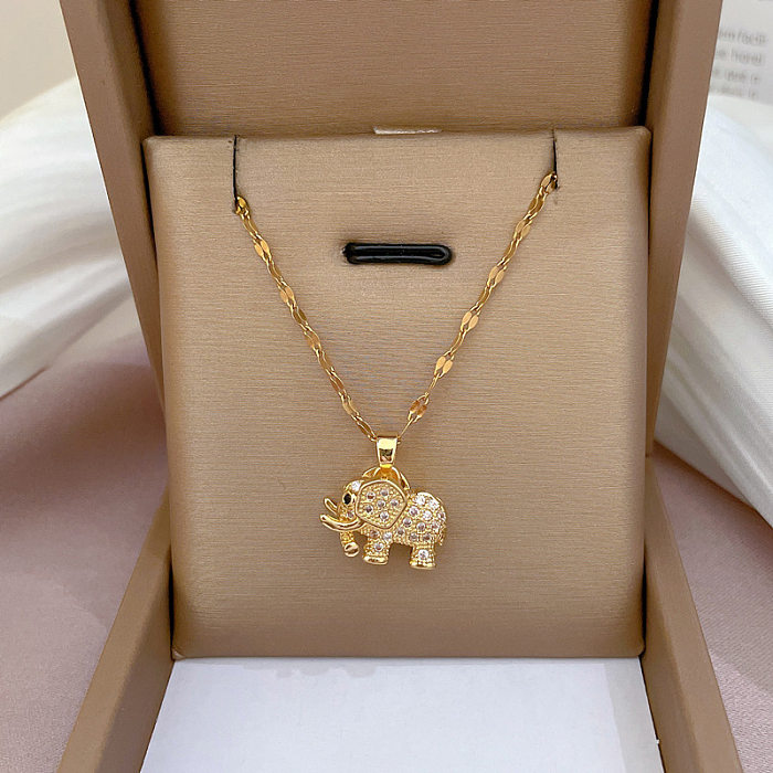 Lässige Halskette mit Elefanten-Anhänger, Edelstahl-Beschichtung, Inlay, Opal-Zirkon, 18 Karat vergoldet