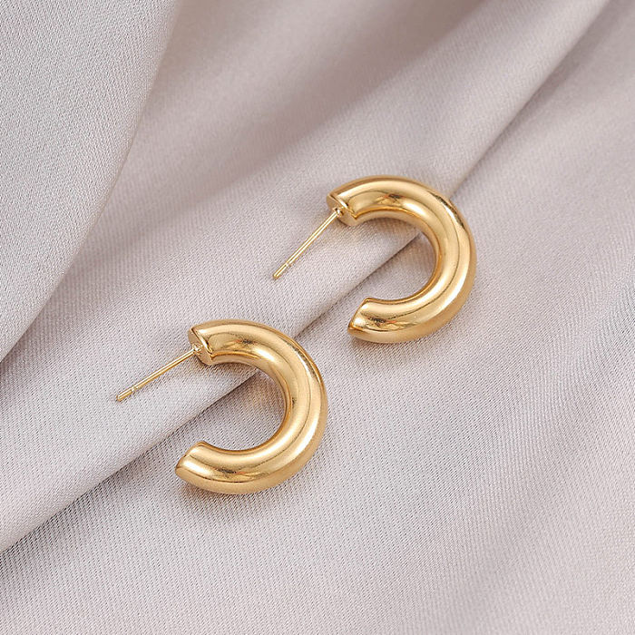 Einfache Ohrringe in C-Form mit Edelstahlbeschichtung, 1 Paar