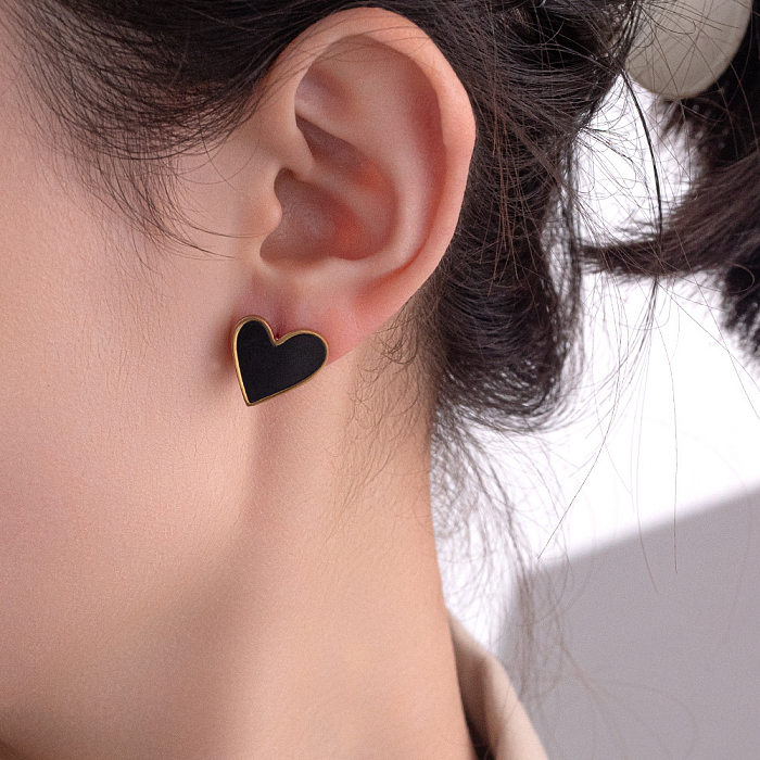 Clous d'oreilles plaqués en acier inoxydable en forme de cœur, 1 paire
