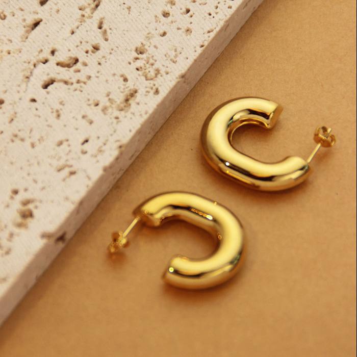 1 paire de boucles d'oreilles rétro en forme de C, Style Simple, en forme de U, plaqué couleur unie, en acier inoxydable, plaqué or 18 carats