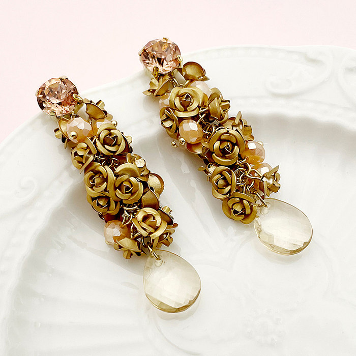 1 Paar elegante, klassische, romantische, mit Rose überzogene Inlay-Tropfenohrringe aus Edelstahl mit Zirkon und vergoldet