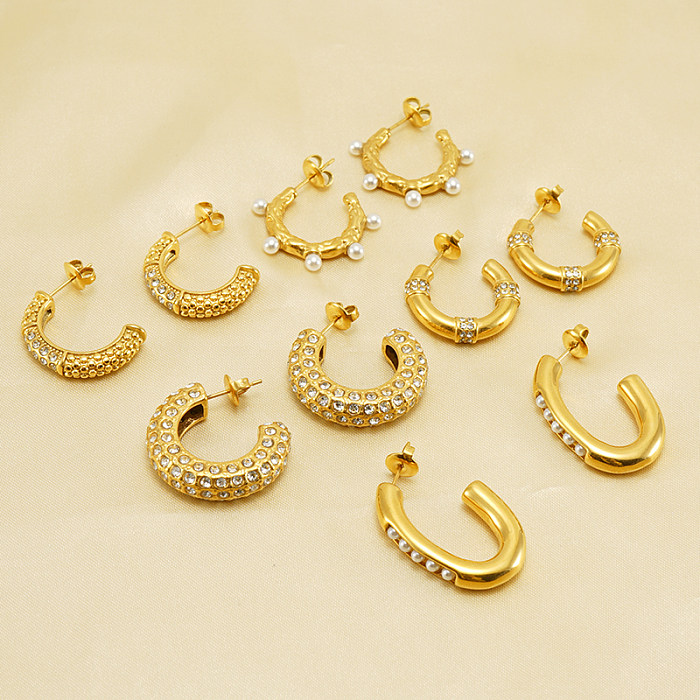 1 paire de clous d'oreilles élégants et brillants en forme de C, incrustation de perles en acier inoxydable et Zircon plaqué or 18 carats