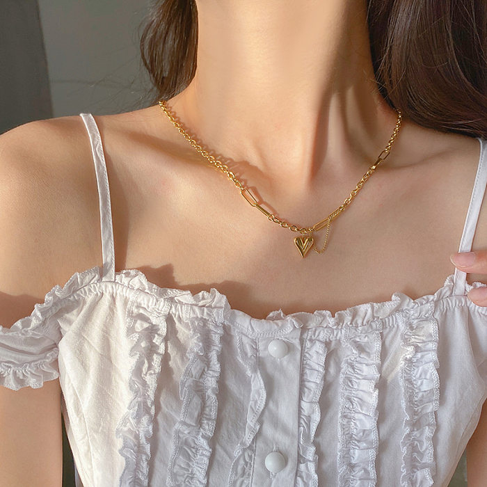Collar colgante chapado en oro de 18 quilates con cadena de acero inoxidable con forma de corazón de estilo simple y dulce