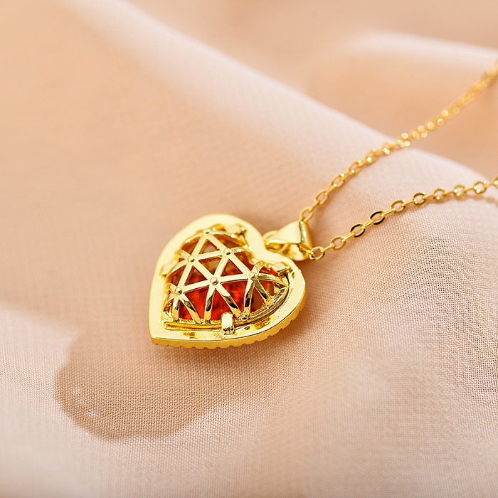 Collier élégant avec pendentif en forme de cœur brillant, fleur en acier ajouré, incrustation de Zircon